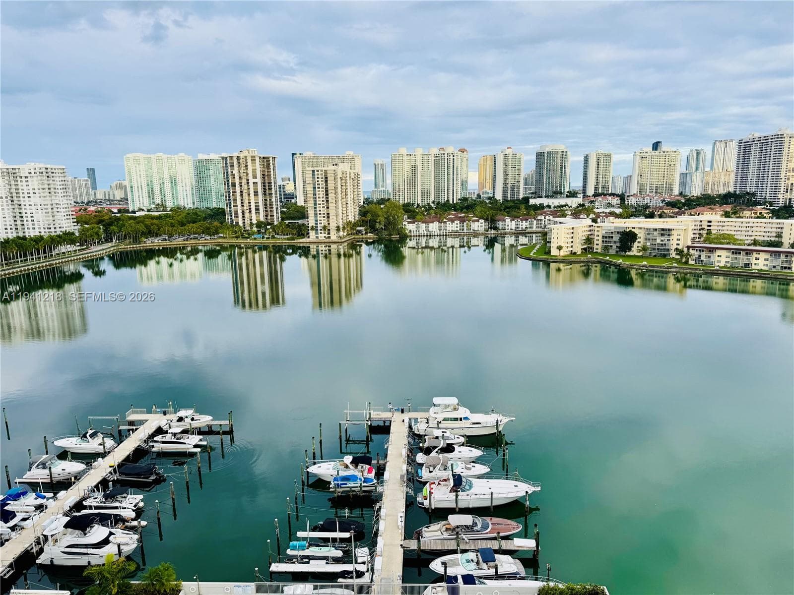 18041 Biscayne Blvd *BOAT SLIP & UNIT* # 1605, Aventura FL 33160 — 34