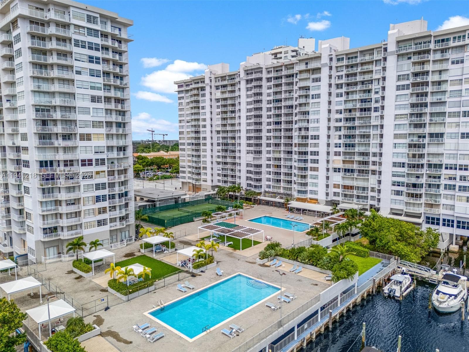 18041 Biscayne Blvd *BOAT SLIP & UNIT* # 1605, Aventura FL 33160 — 38