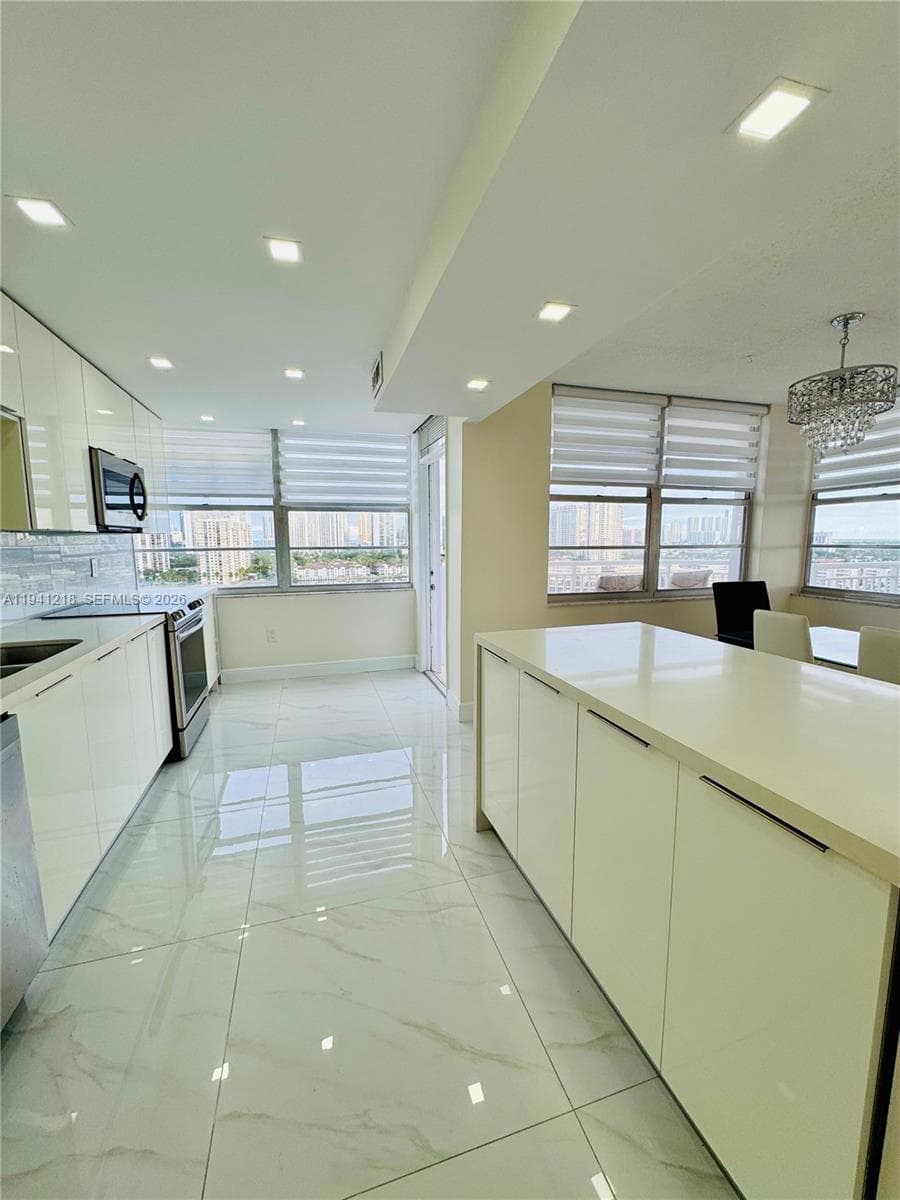 18041 Biscayne Blvd *BOAT SLIP & UNIT* # 1605, Aventura FL 33160 — 4