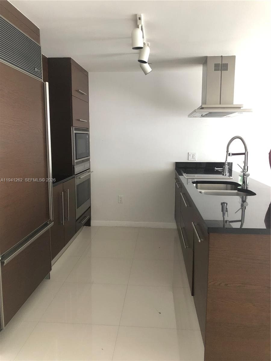 495 Brickell Ave # 3507, Miami FL 33131 — 11