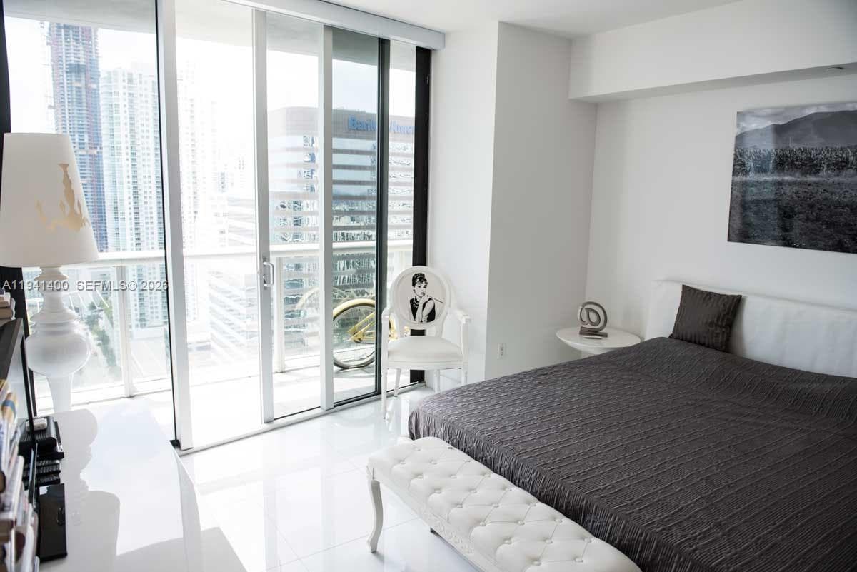 495 Brickell Ave # 3805, Miami FL 33131 — 11