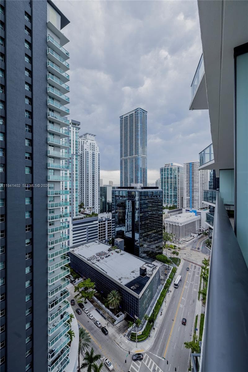 1300 S Miami Ave # 2210, Miami FL 33130 — 30