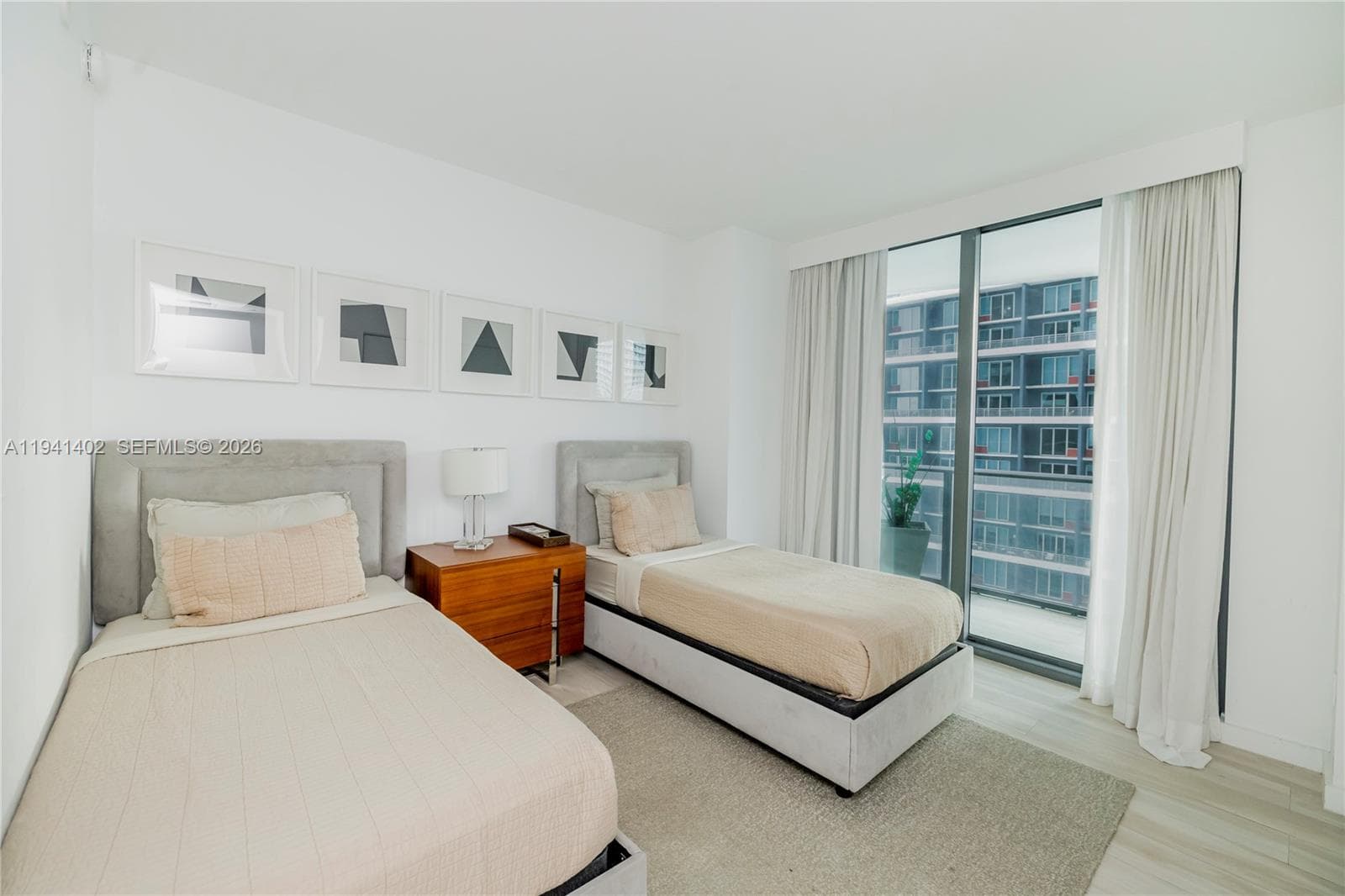 1300 S Miami Ave # 2210, Miami FL 33130 — 25