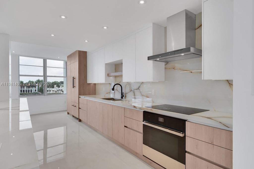 Ashley Apartments Condomi, Miami Beach, FL — 3