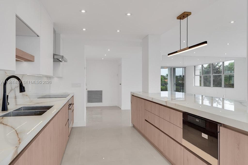 Ashley Apartments Condomi, Miami Beach, FL — 10