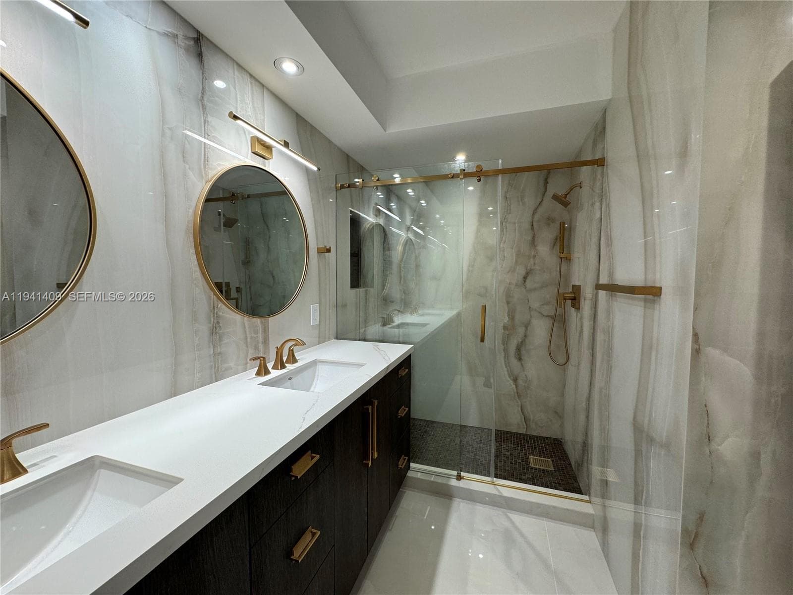 Ashley Apartments Condomi, Miami Beach, FL — 33