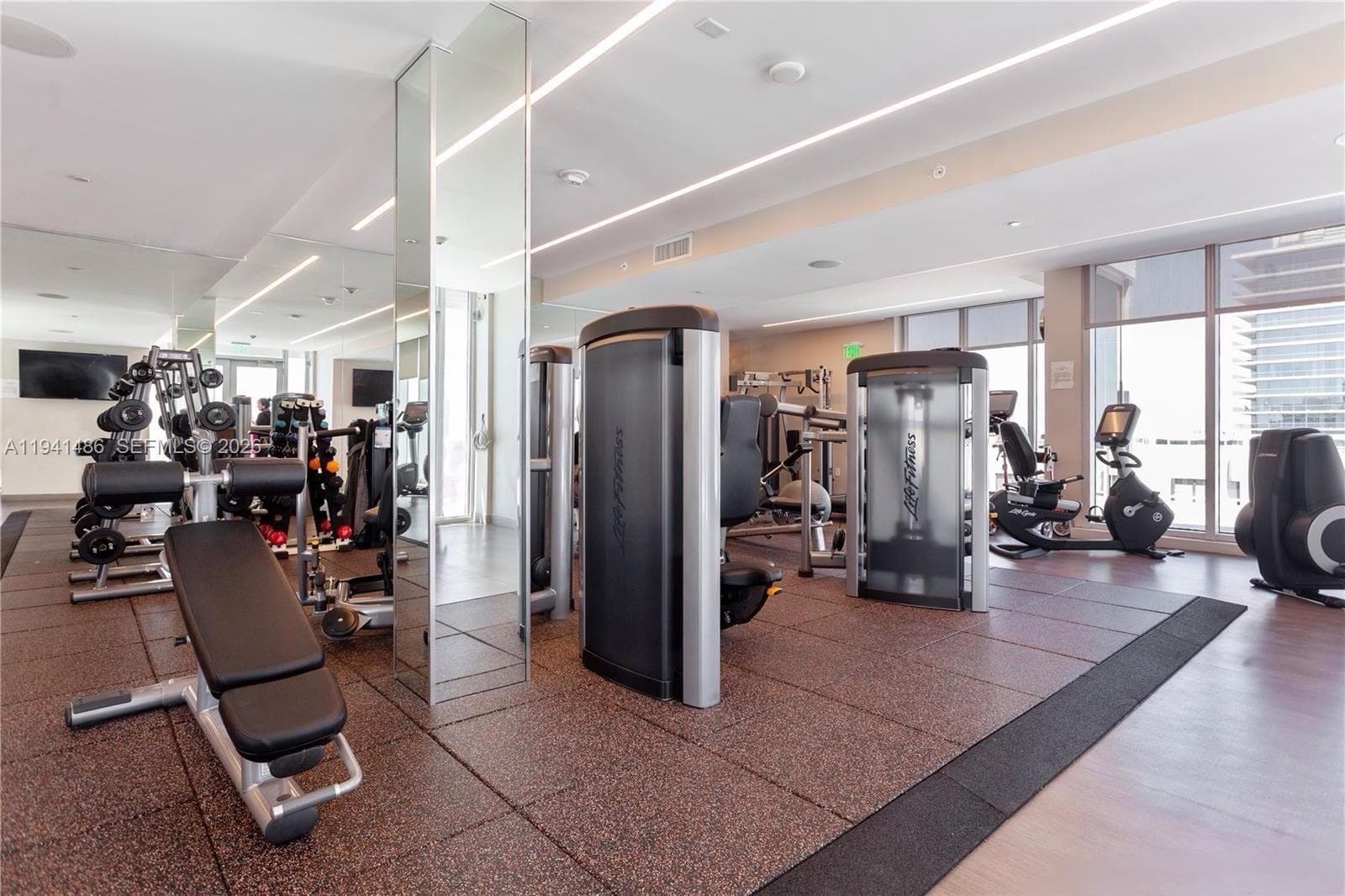 10155 Collins Ave # 1505, Bal Harbour FL 33154 — 33
