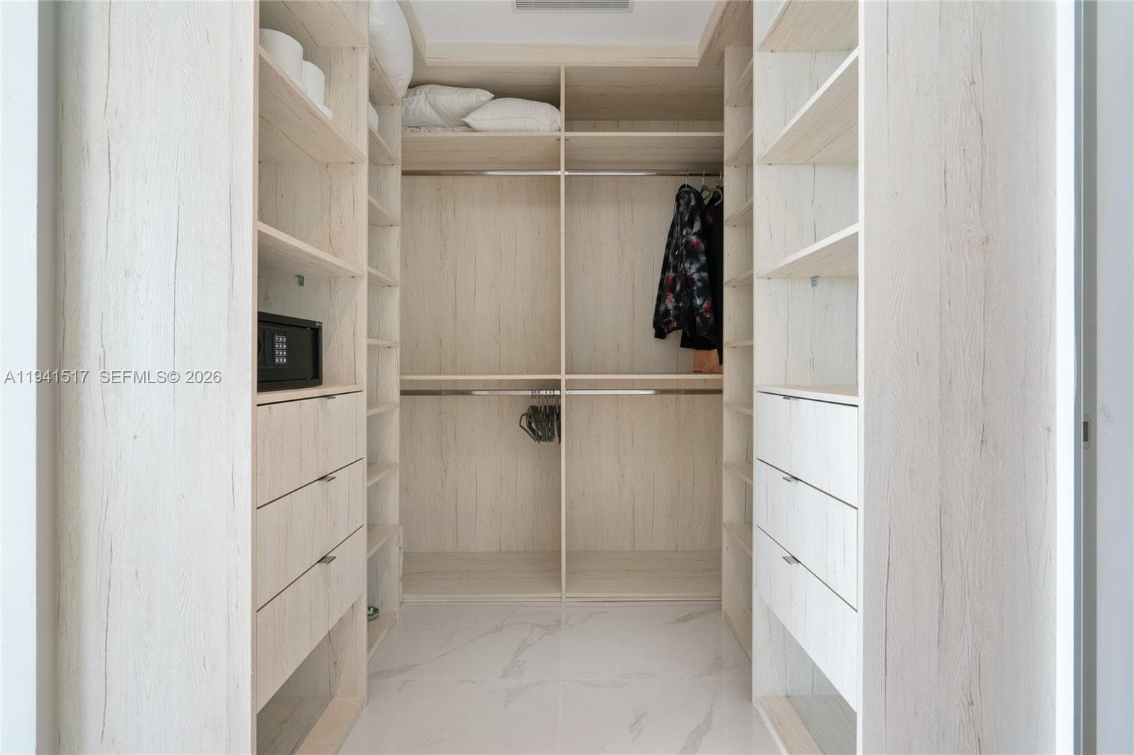 18975 Collins Ave # 1104, Sunny Isles Beach FL 33160 — 17
