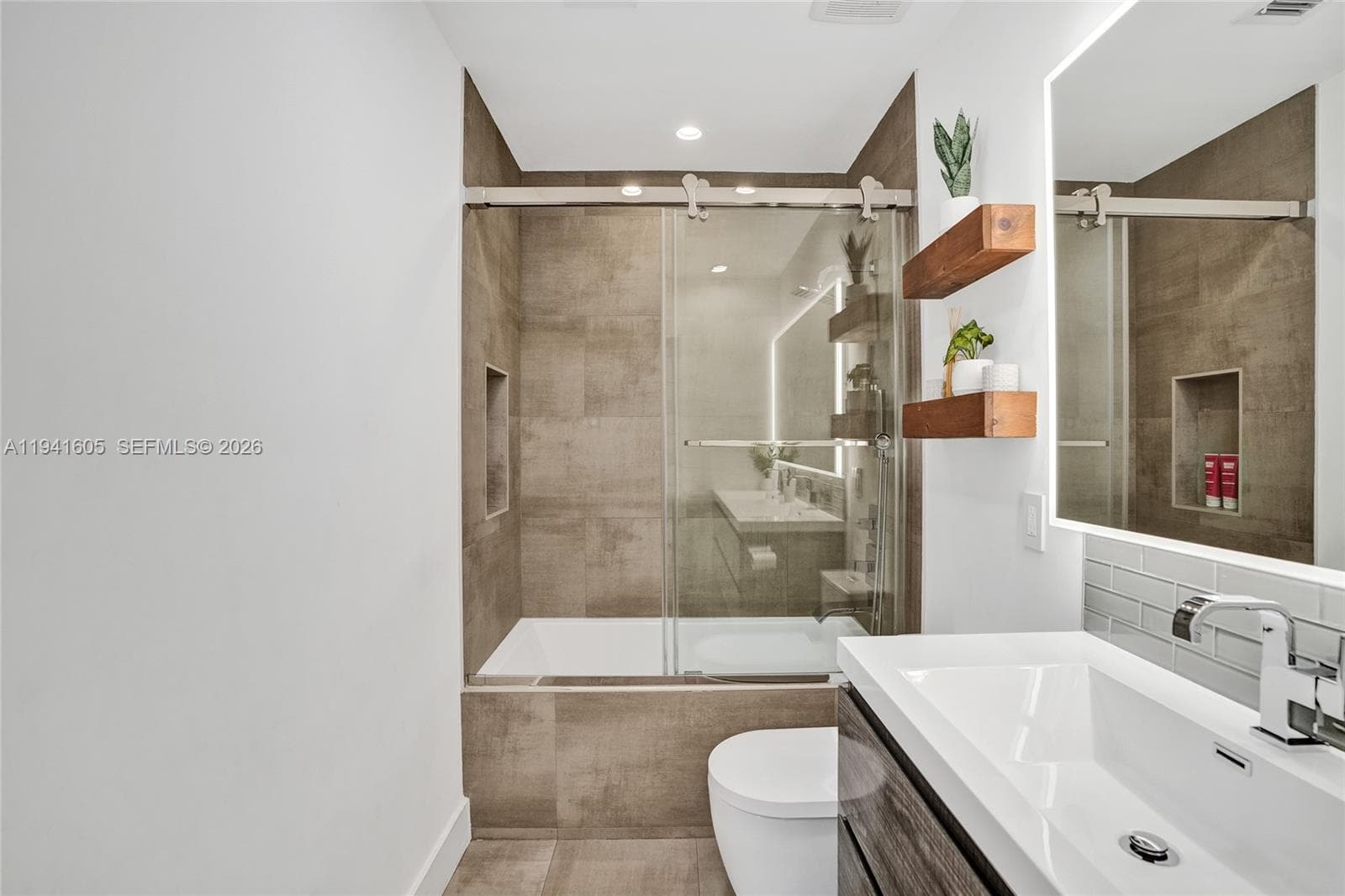 19130 NE 21st Ave, North Miami Beach FL 33179 — 28