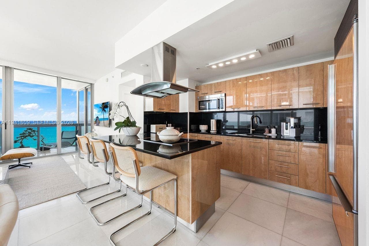 6899 Collins Ave # 1205, Miami Beach FL 33141 — 22
