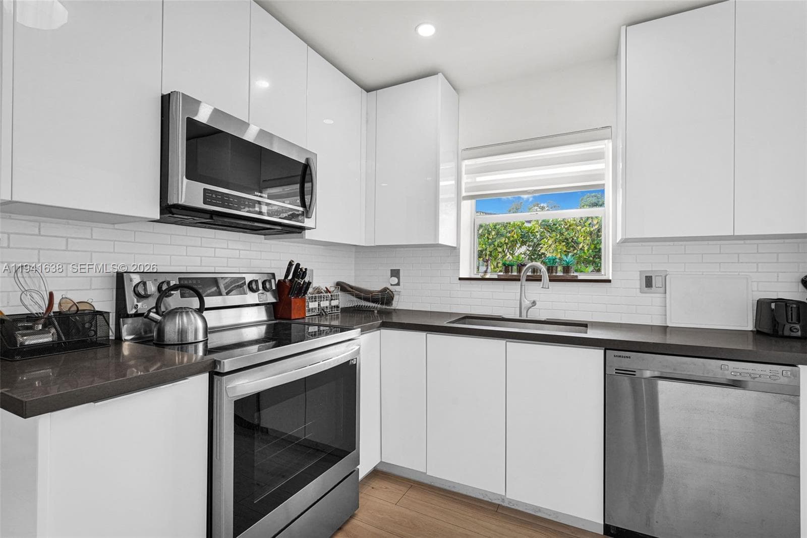 37 NW 47th St, Miami FL 33127 — 27