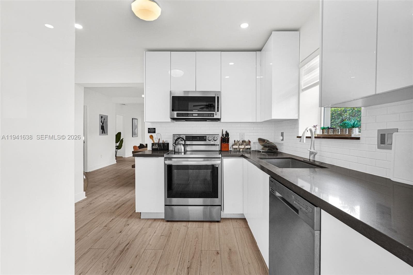37 NW 47th St, Miami FL 33127 — 28