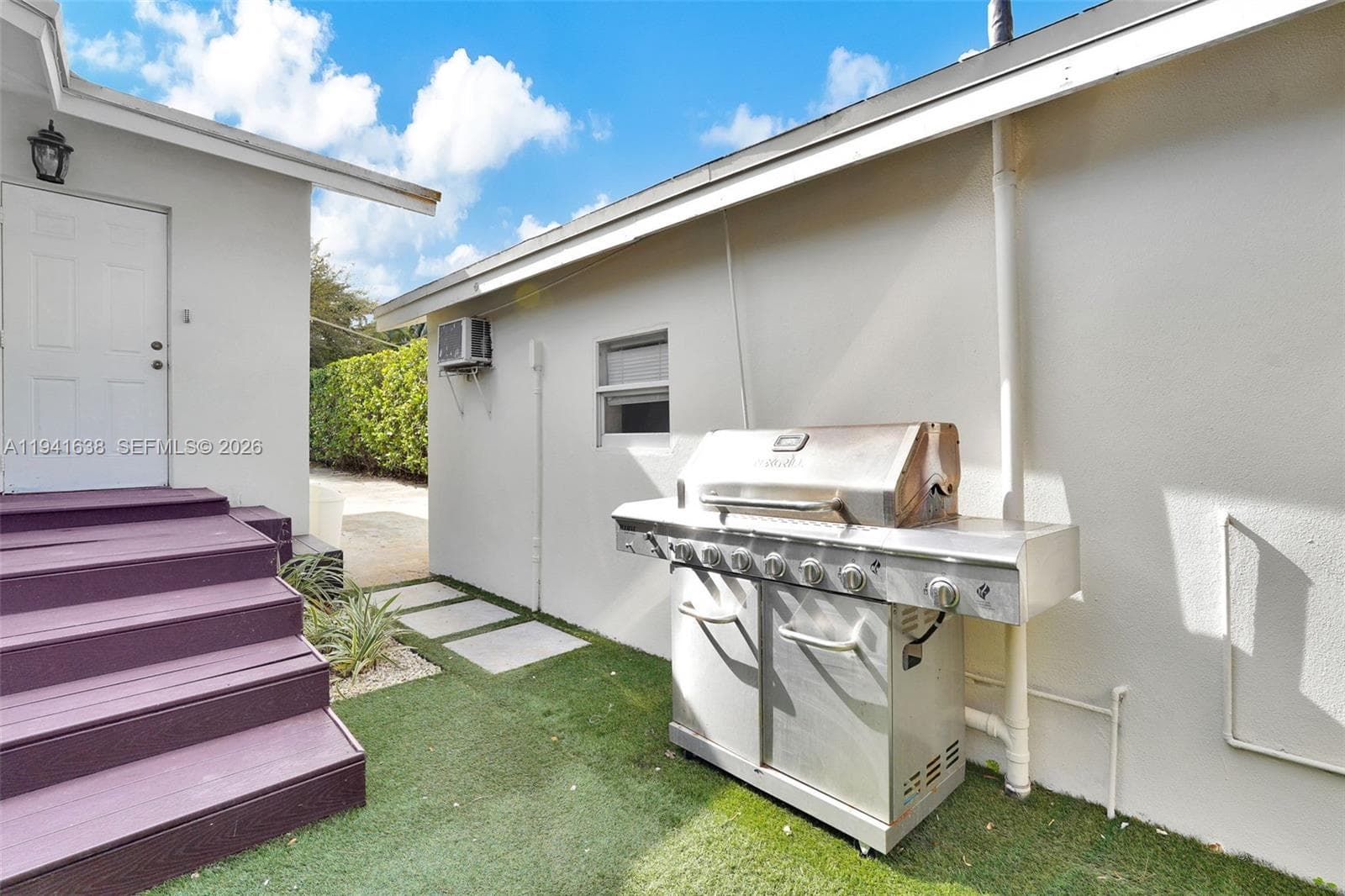 37 NW 47th St, Miami FL 33127 — 54