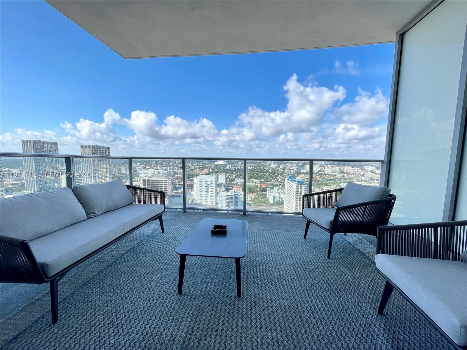 851 NE 1st Ave # 3606, Miami FL 33132 — 17