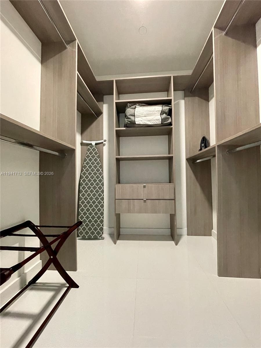 851 NE 1st Ave # 3606, Miami FL 33132 — 12