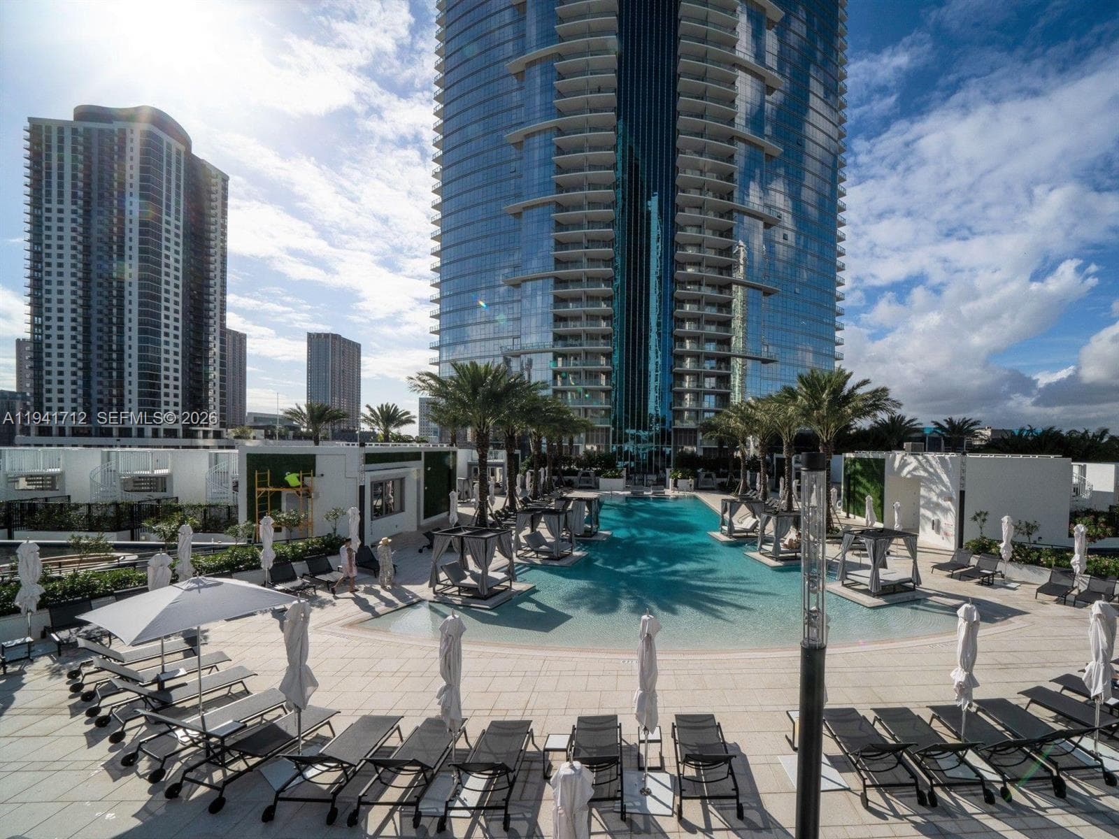 851 NE 1st Ave # 3606, Miami FL 33132 — 36