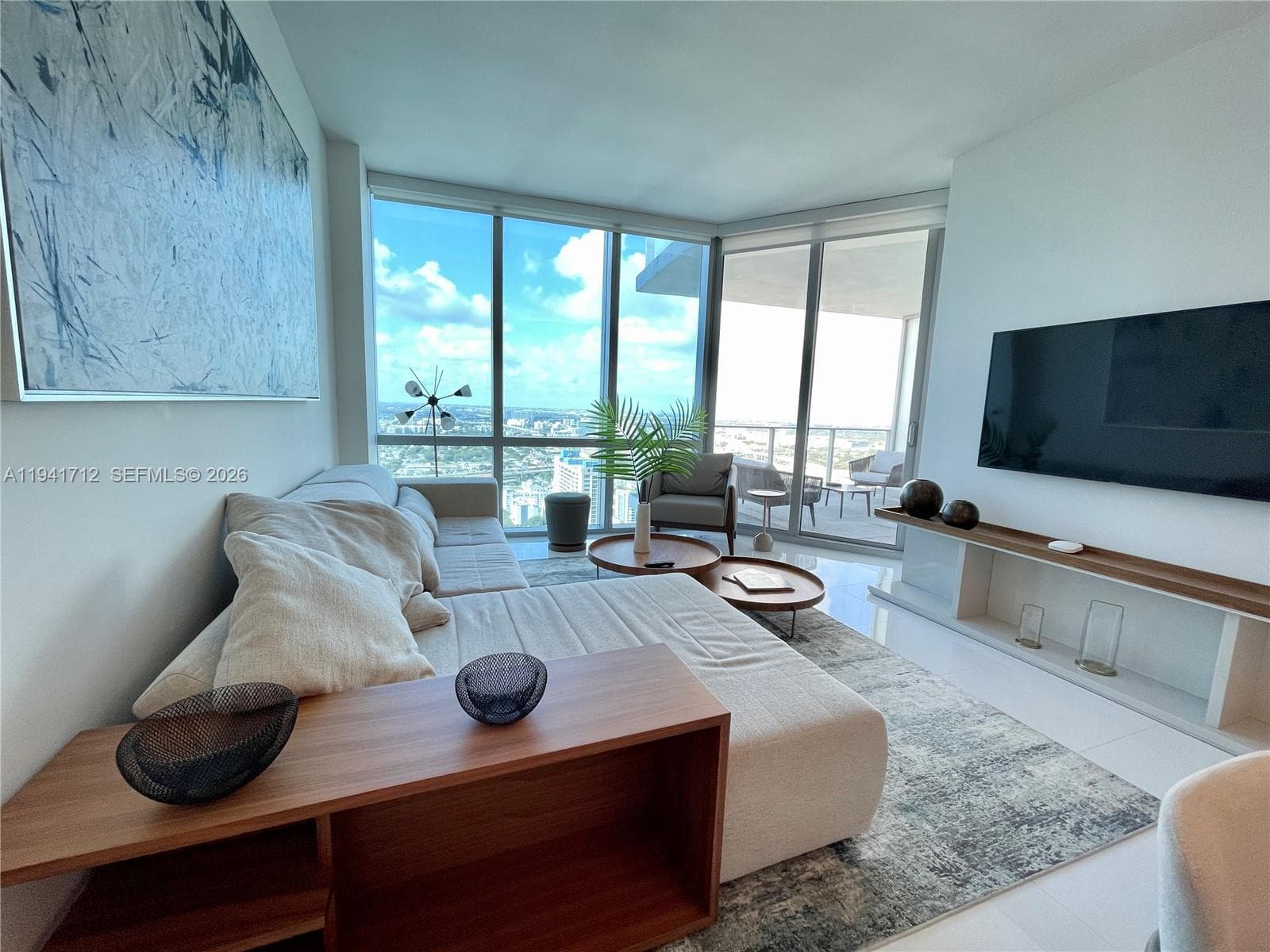 851 NE 1st Ave # 3606, Miami FL 33132 — 5