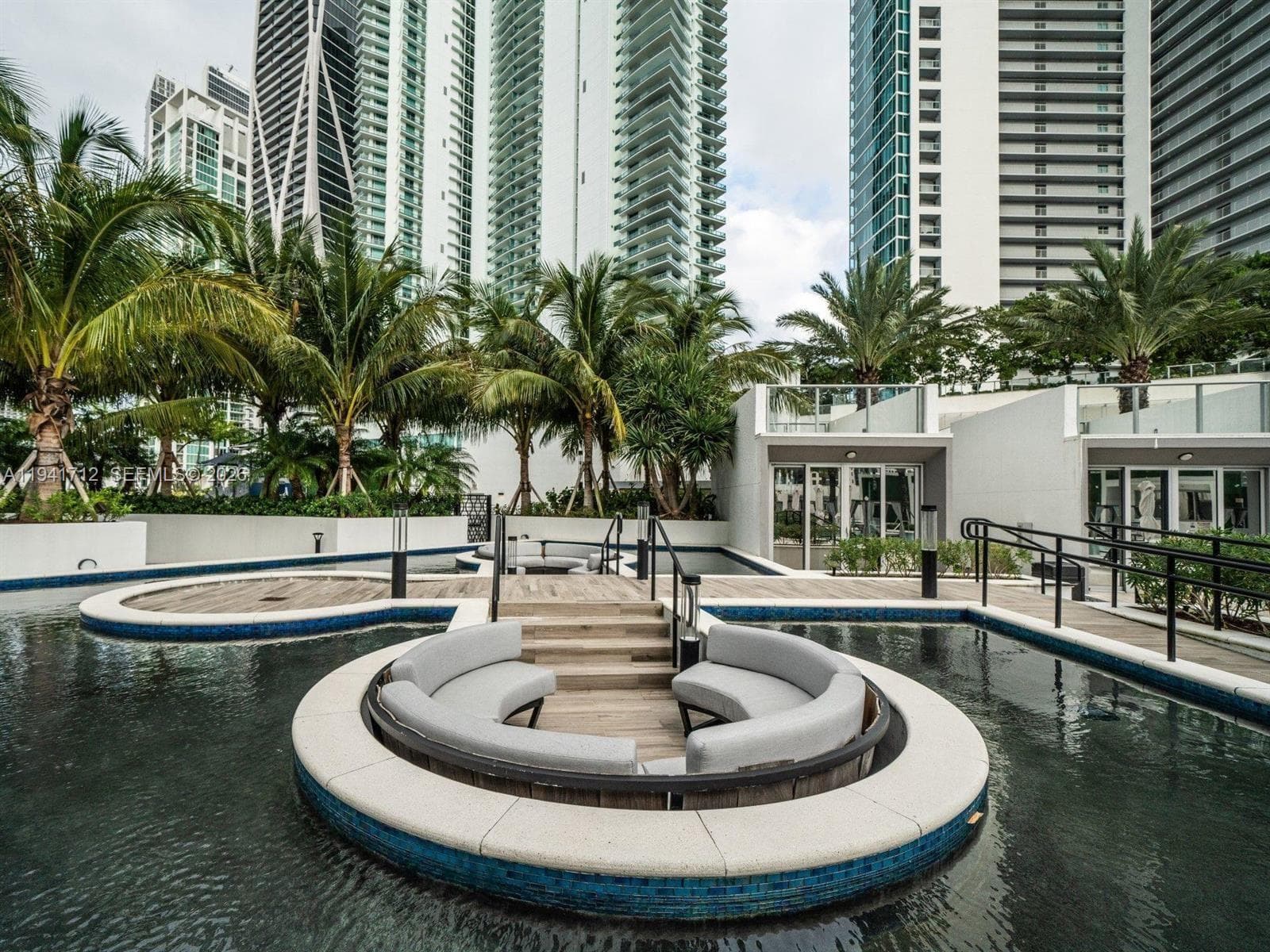 851 NE 1st Ave # 3606, Miami FL 33132 — 34