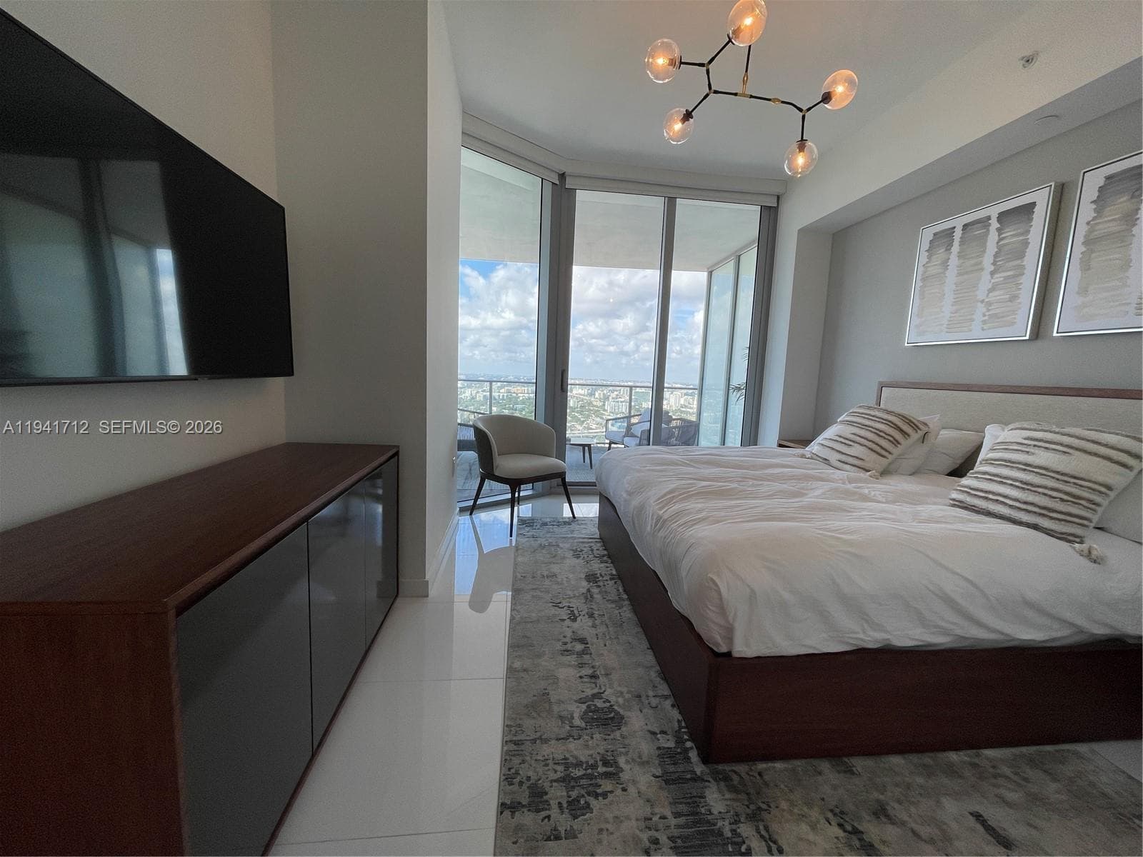 851 NE 1st Ave # 3606, Miami FL 33132 — 10