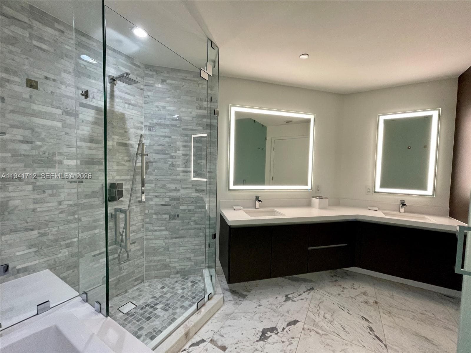 851 NE 1st Ave # 3606, Miami FL 33132 — 14