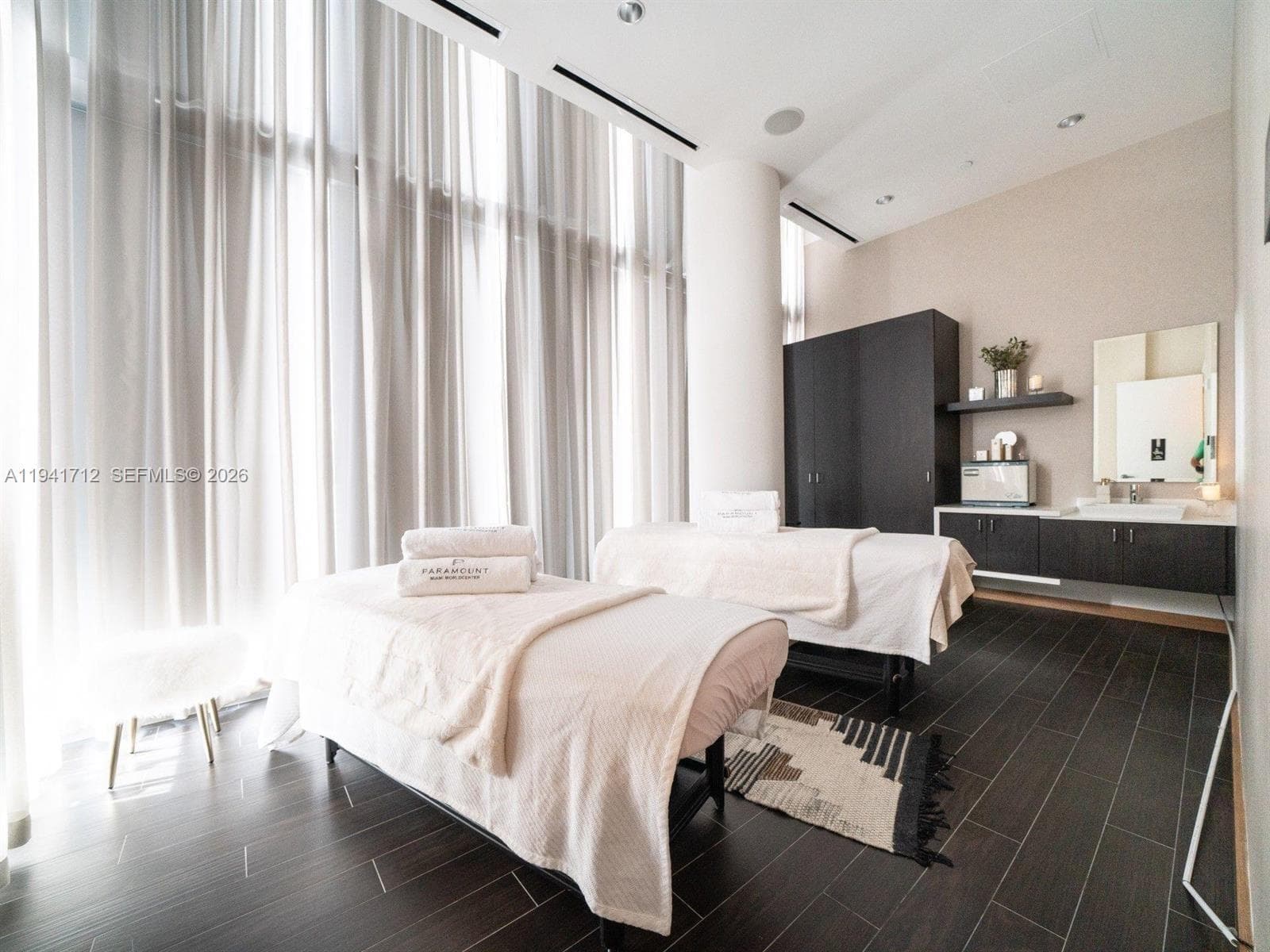 851 NE 1st Ave # 3606, Miami FL 33132 — 41