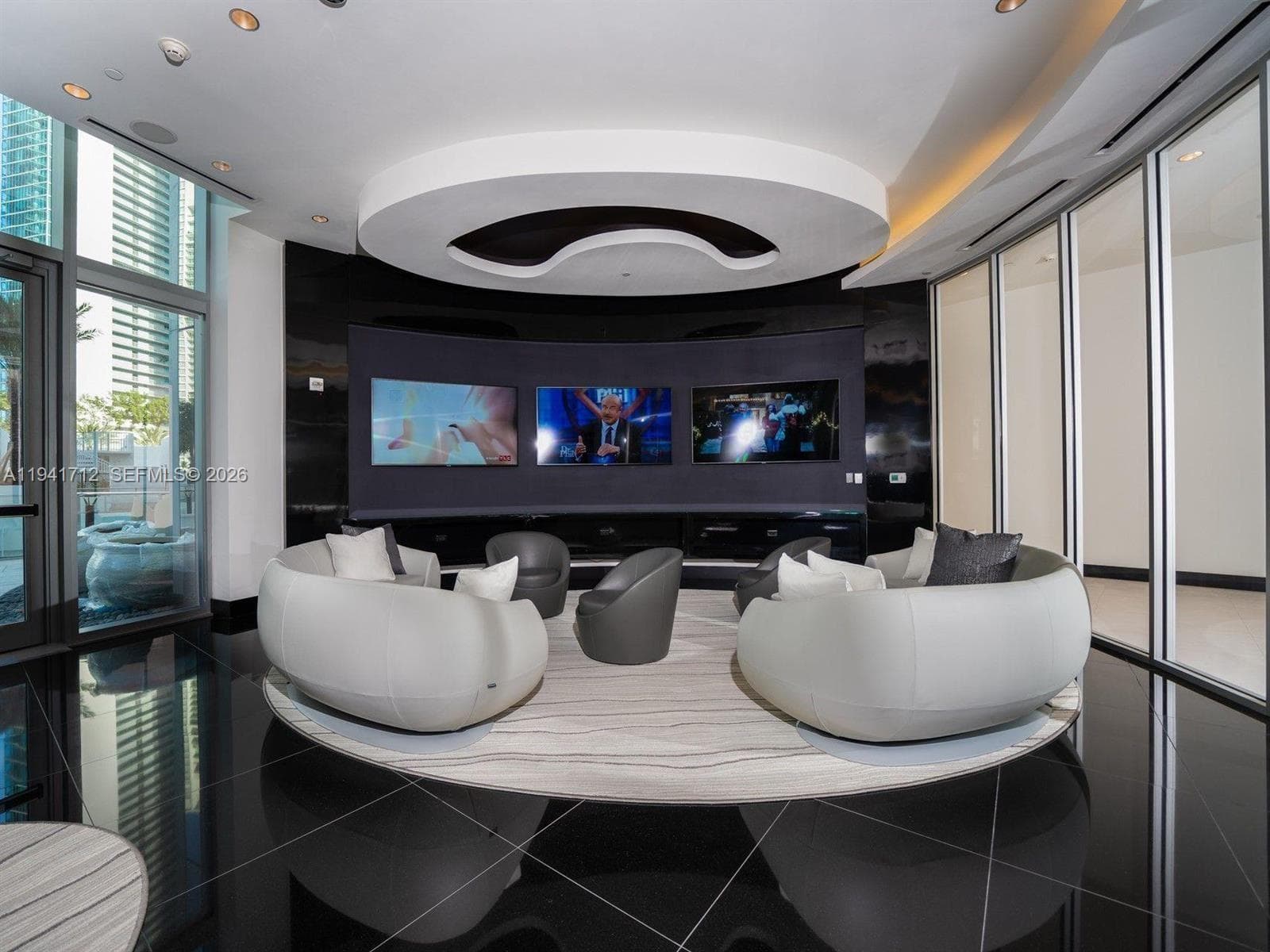851 NE 1st Ave # 3606, Miami FL 33132 — 51