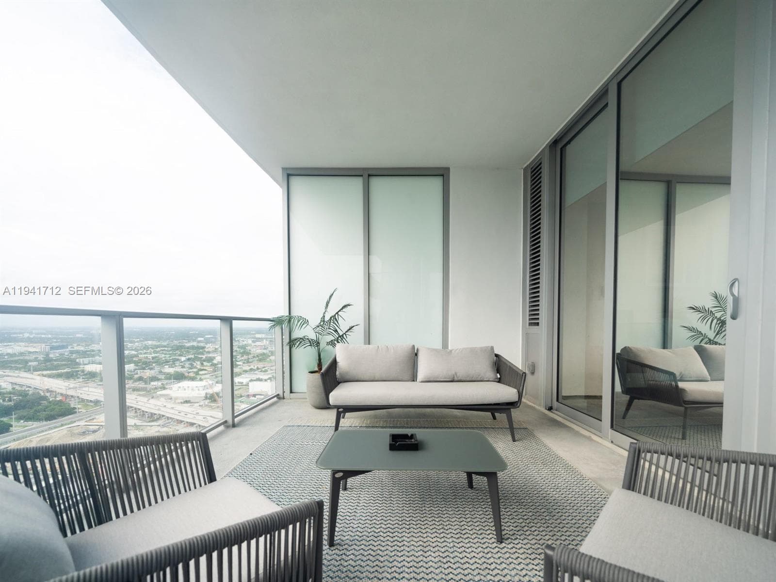 851 NE 1st Ave # 3606, Miami FL 33132 — 19
