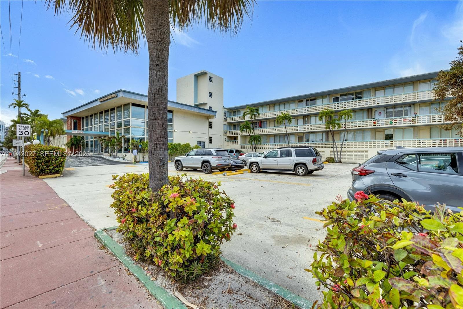6484 Indian Creek Dr # 220, Miami Beach FL 33141 — 2