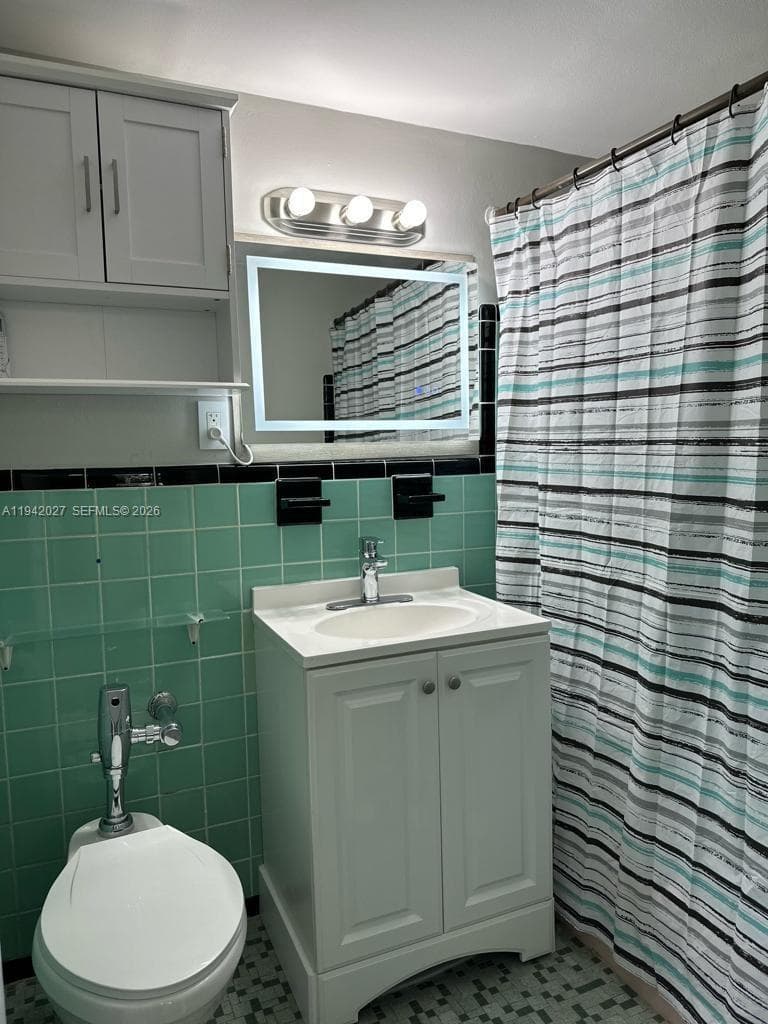 6484 Indian Creek Dr # 220, Miami Beach FL 33141 — 16