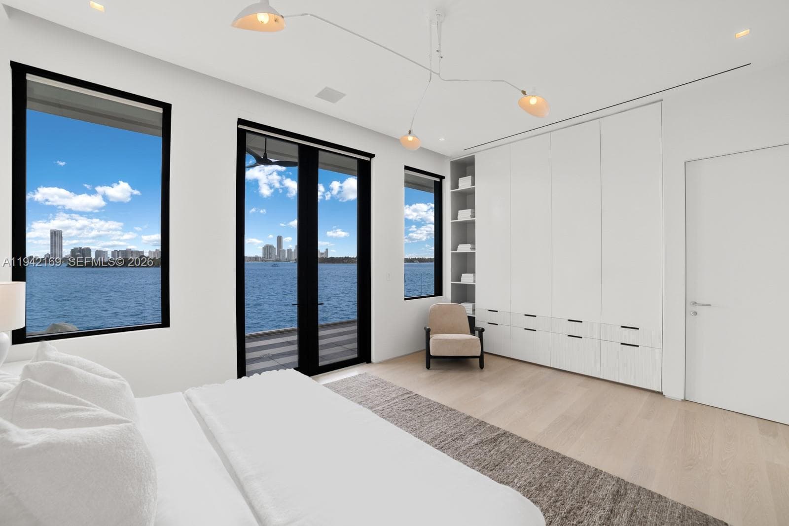 33 E Dilido Dr, Miami Beach FL 33139 — 30