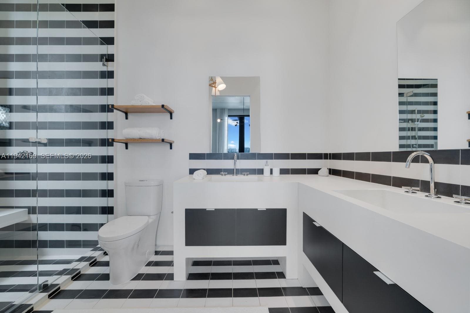 33 E Dilido Dr, Miami Beach FL 33139 — 34