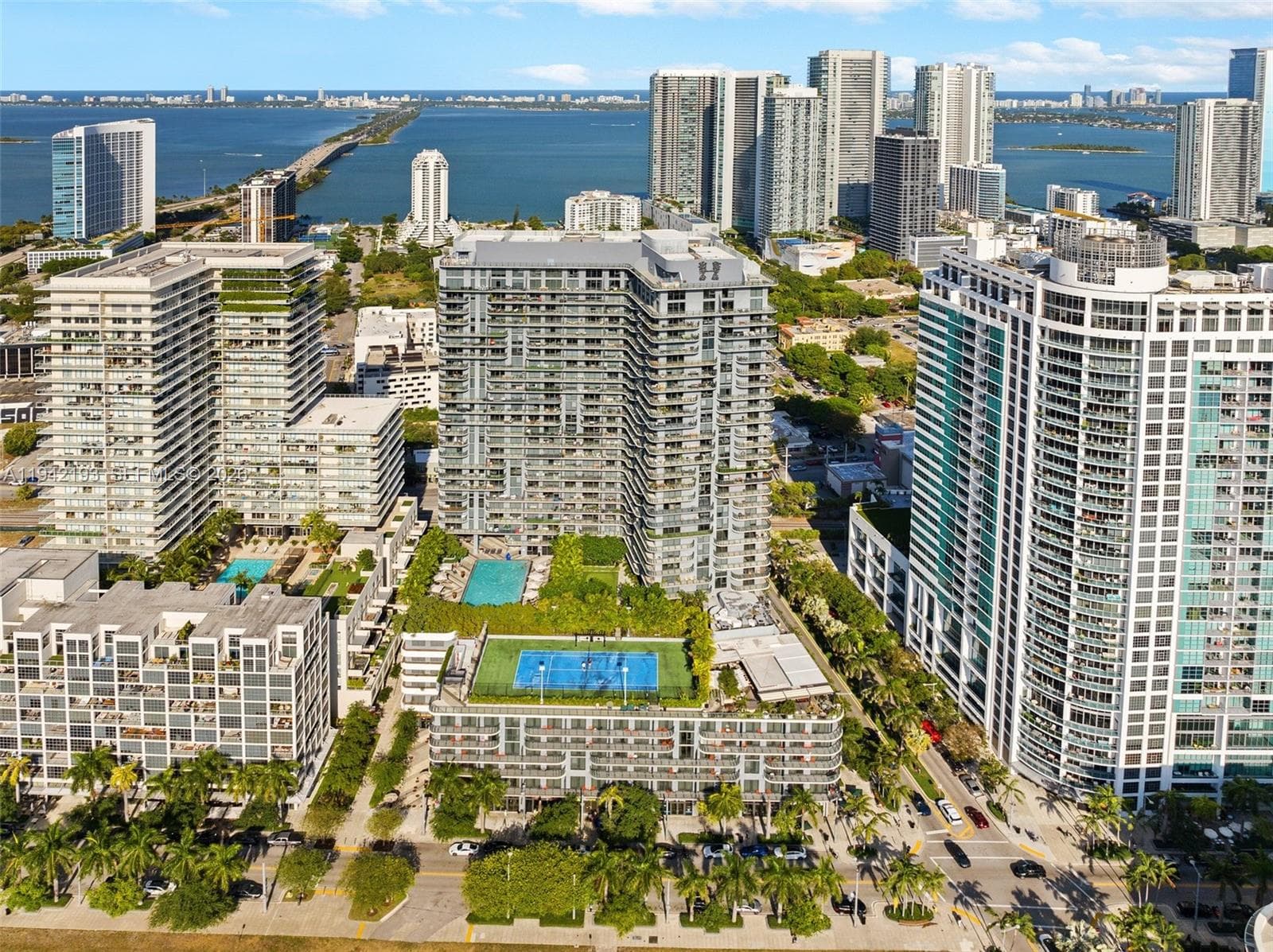 121 NE 34th St # 1008, Miami FL 33137 — 48