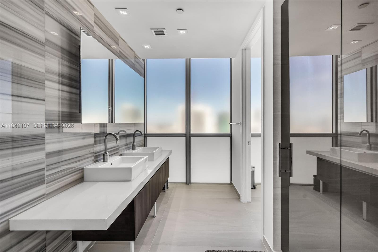 1100 Biscayne Blvd # 2907, Miami FL 33132 — 19