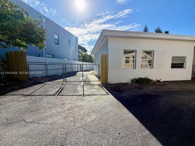 Grapeland, Miami, FL — 5