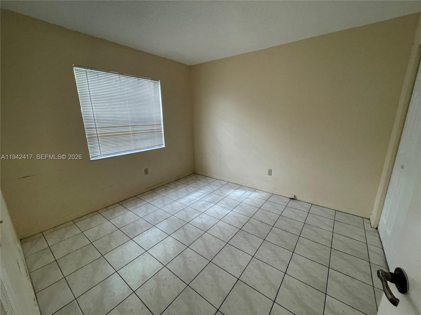 426 NE 210th Cir Ter # 2, Miami FL 33179 — 27