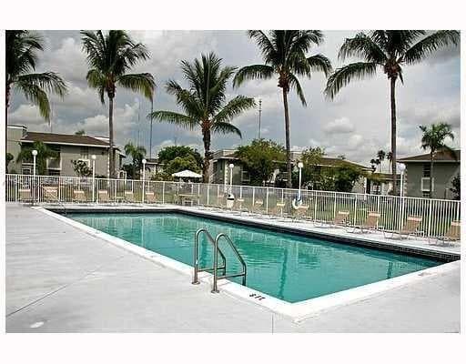 426 NE 210th Cir Ter # 2, Miami FL 33179 — 2
