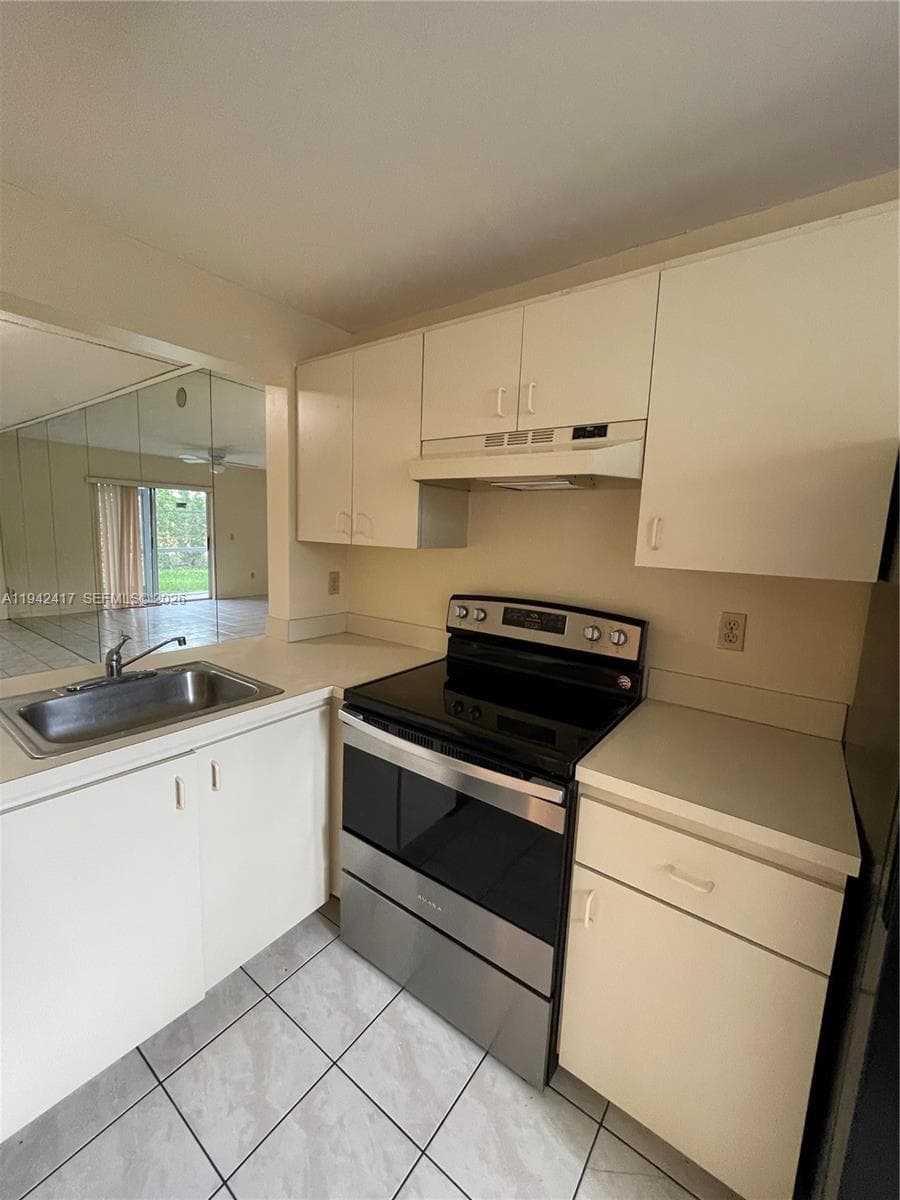 426 NE 210th Cir Ter # 2, Miami FL 33179 — 8