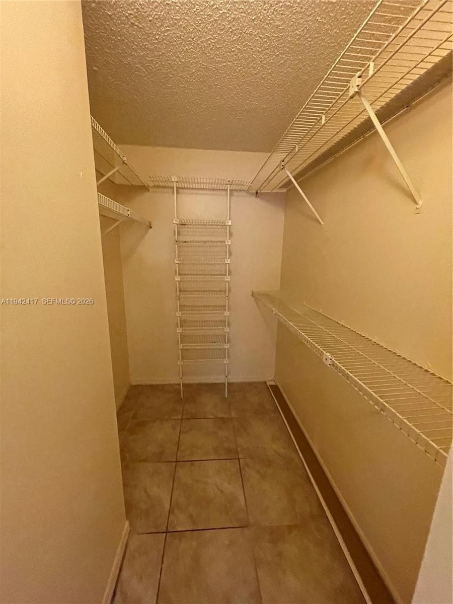 426 NE 210th Cir Ter # 2, Miami FL 33179 — 25
