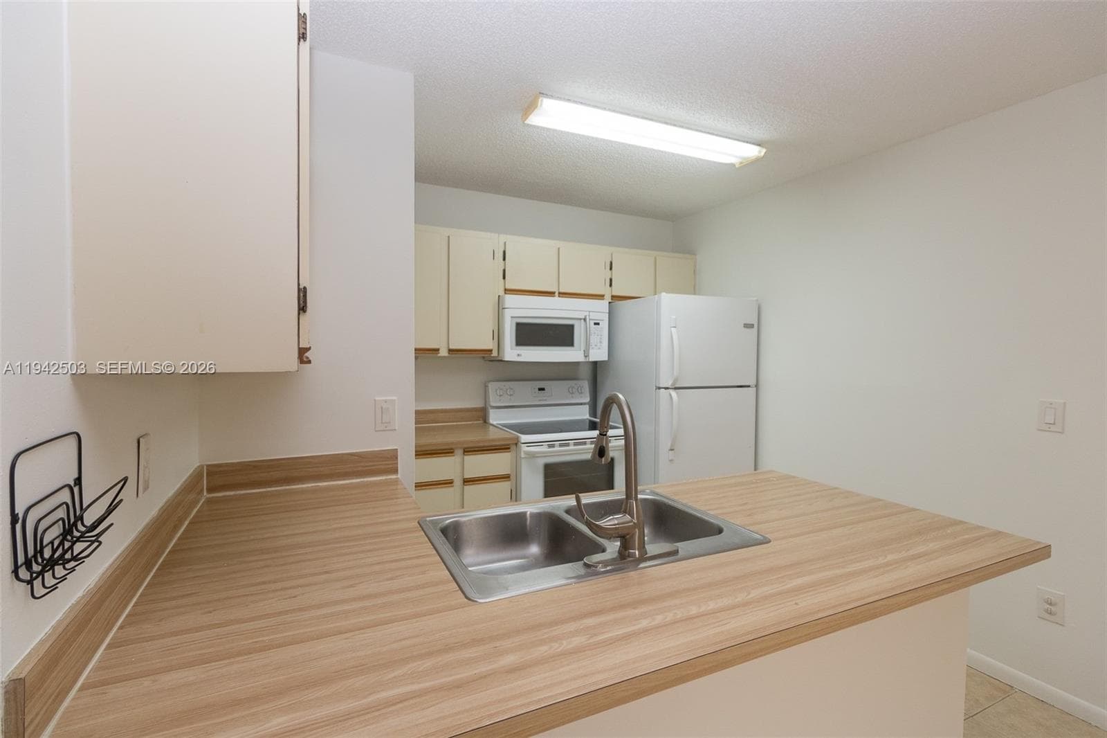18328 NW 68th Ave # P, Hialeah FL 33015 — 3