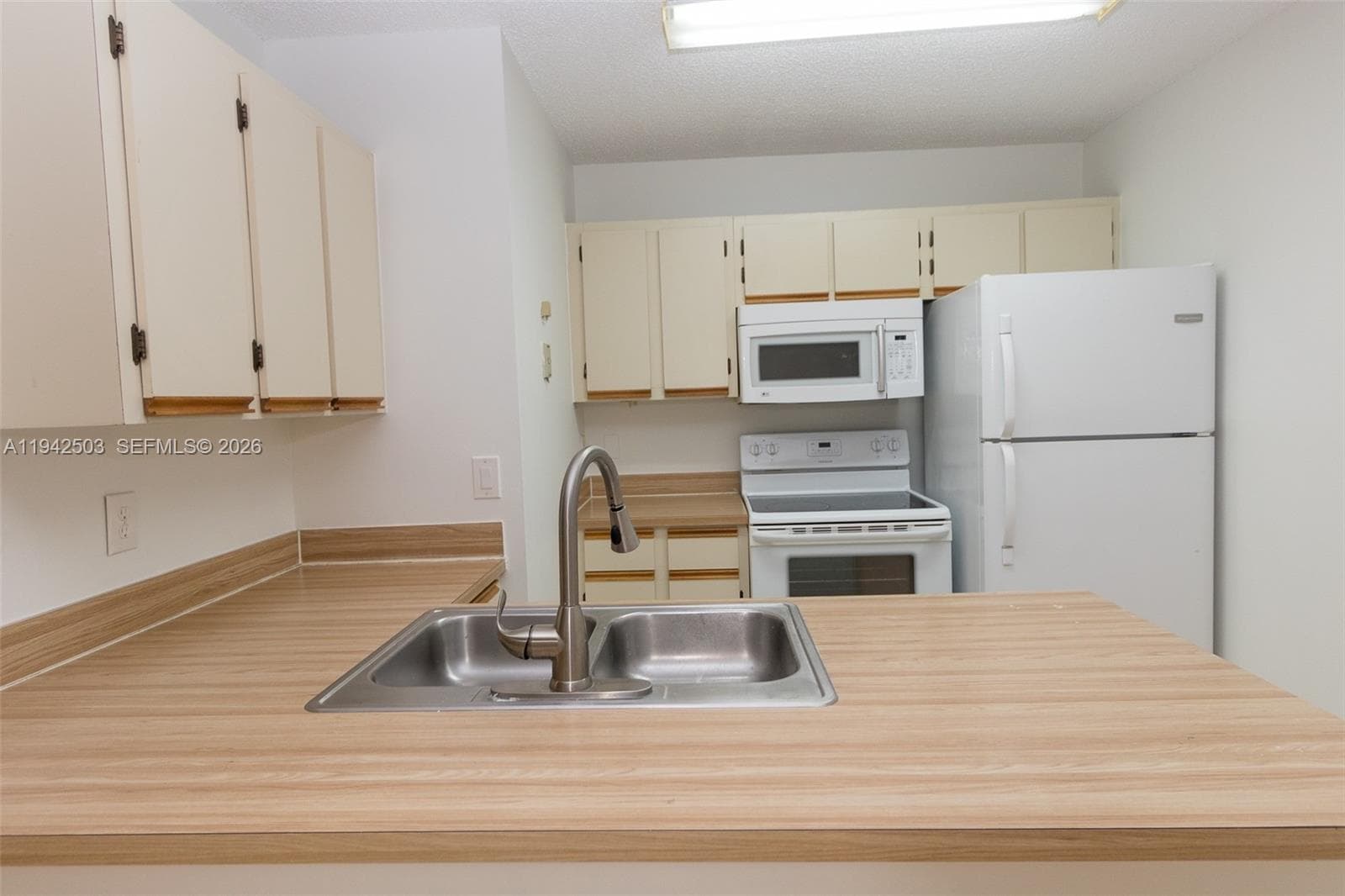 18328 NW 68th Ave # P, Hialeah FL 33015 — 4