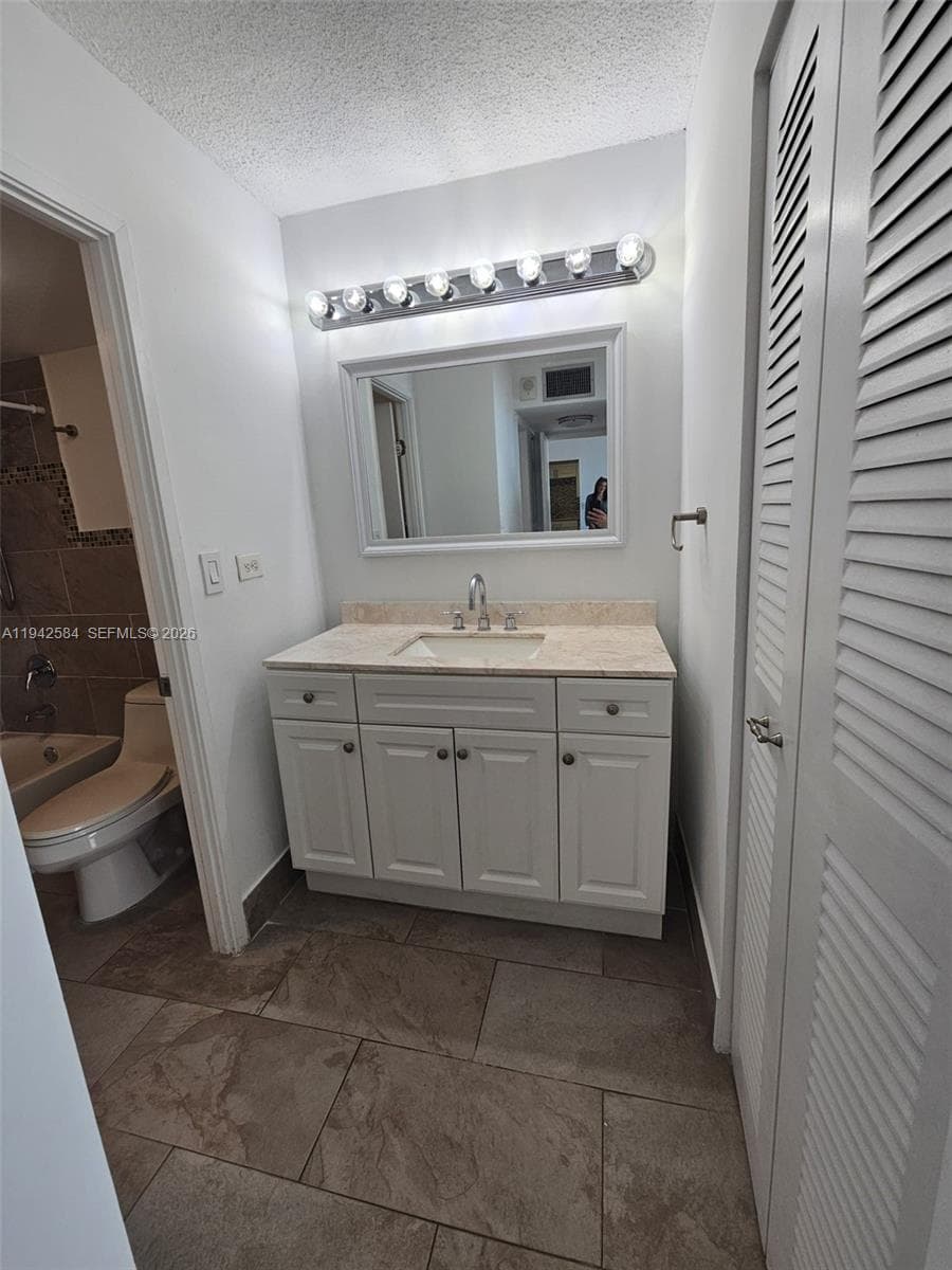 7135 Collins Ave # 1011, Miami Beach FL 33141 — 13