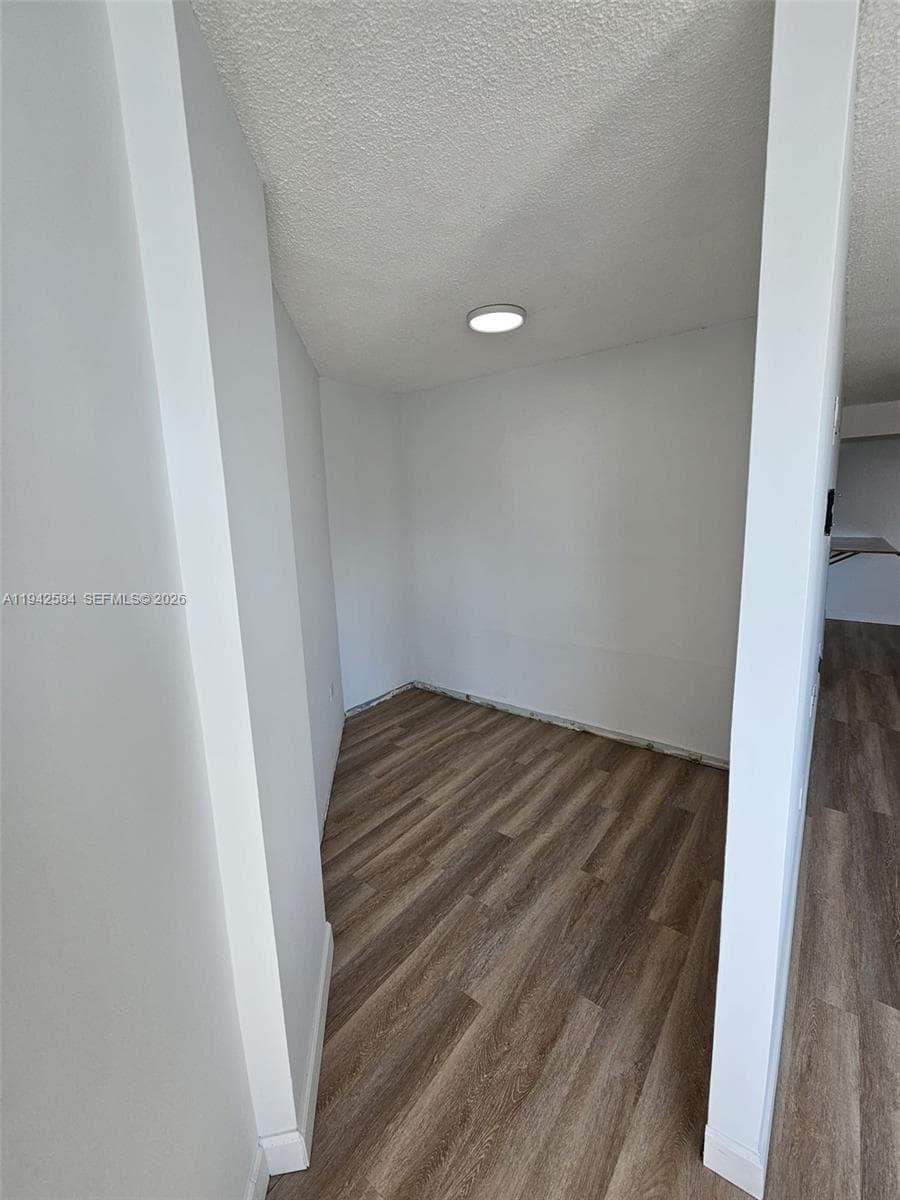 7135 Collins Ave # 1011, Miami Beach FL 33141 — 17