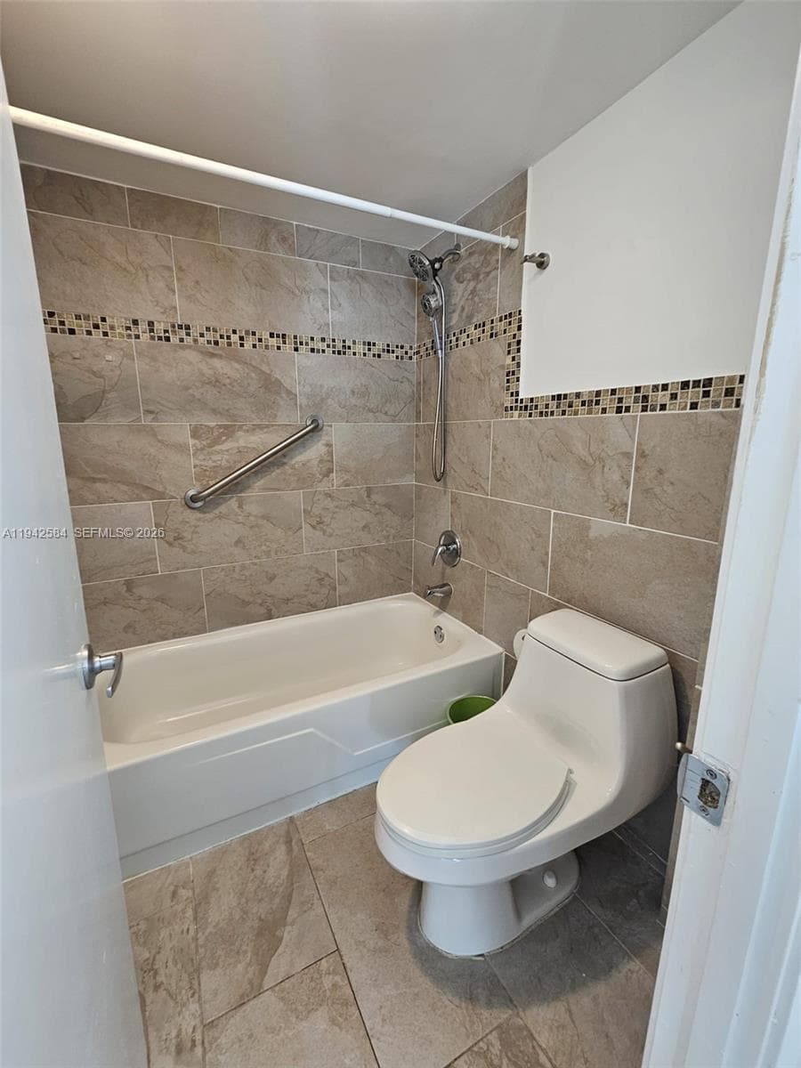 7135 Collins Ave # 1011, Miami Beach FL 33141 — 12
