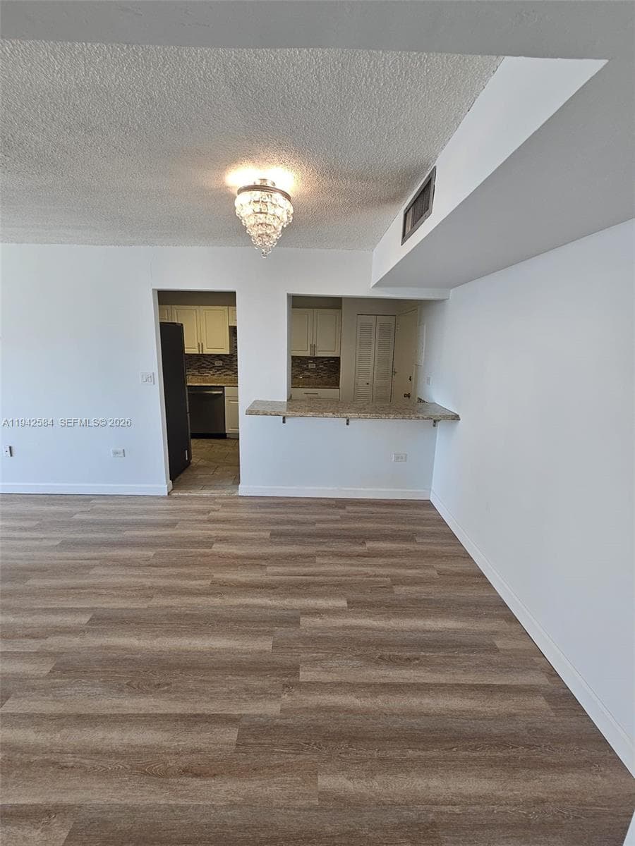 7135 Collins Ave # 1011, Miami Beach FL 33141 — 7