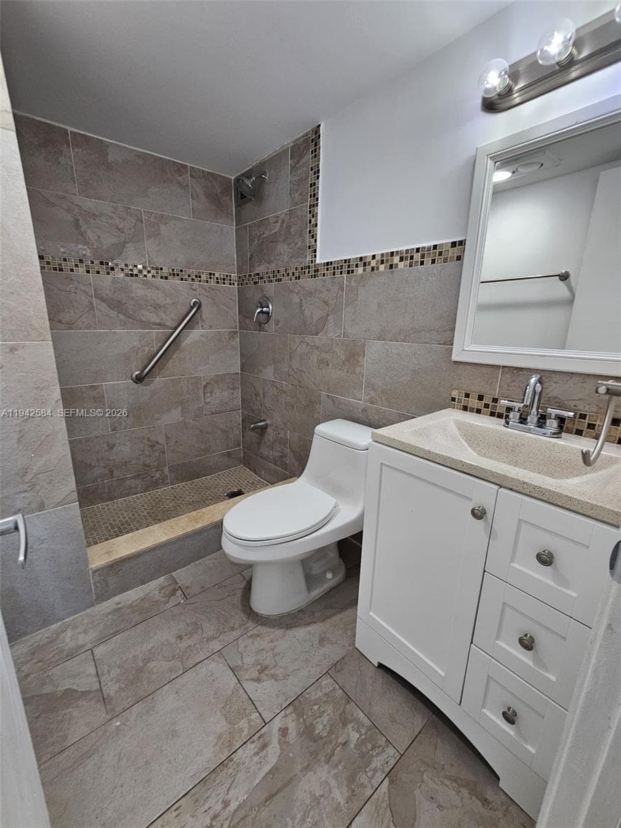 7135 Collins Ave # 1011, Miami Beach FL 33141 — 14