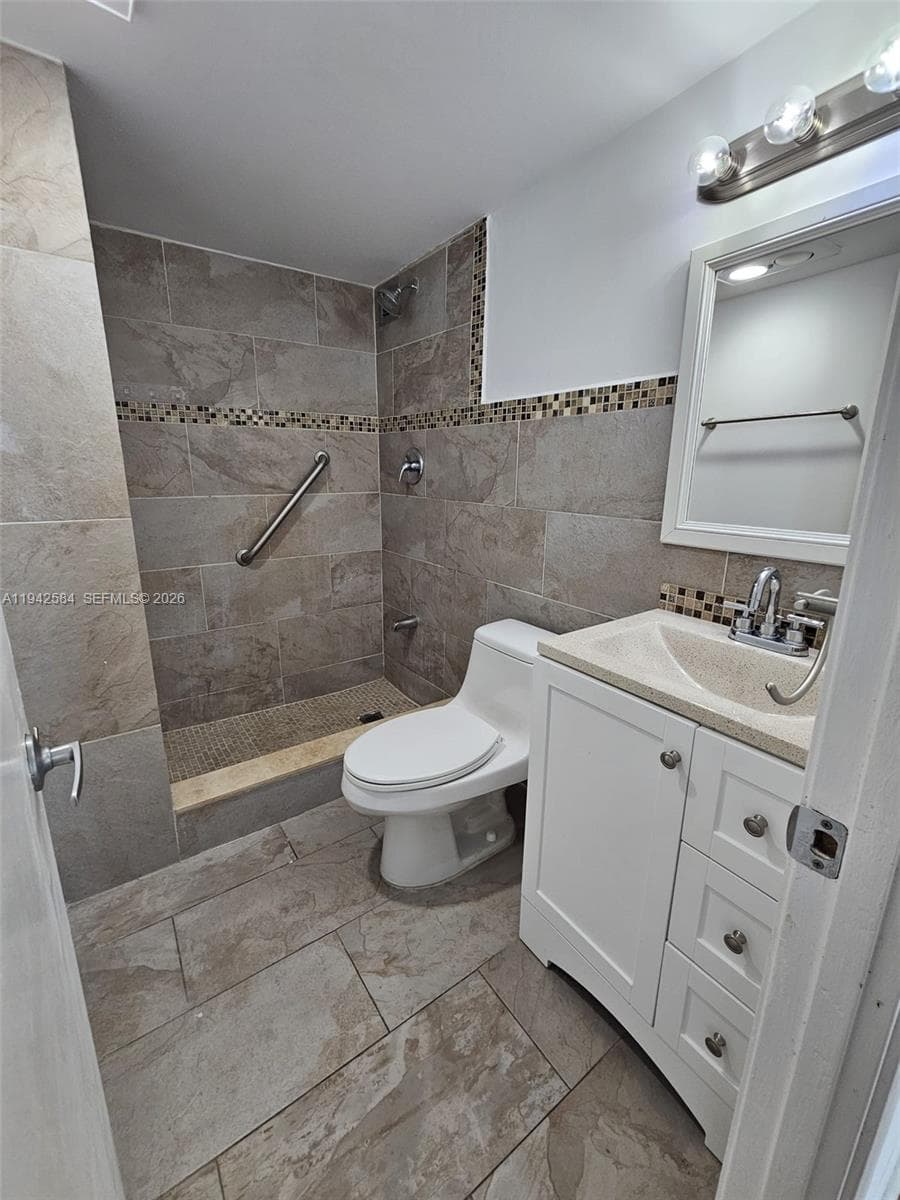 7135 Collins Ave # 1011, Miami Beach FL 33141 — 15