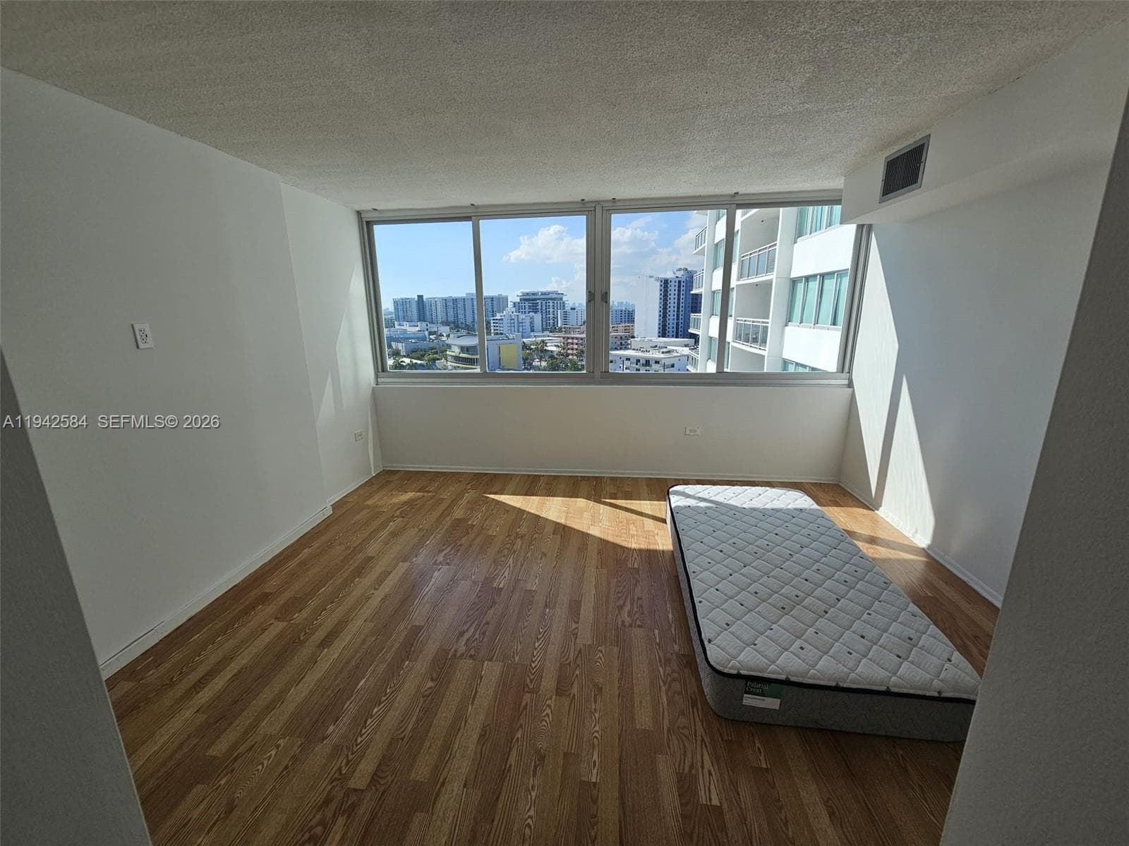 7135 Collins Ave # 1011, Miami Beach FL 33141 — 8