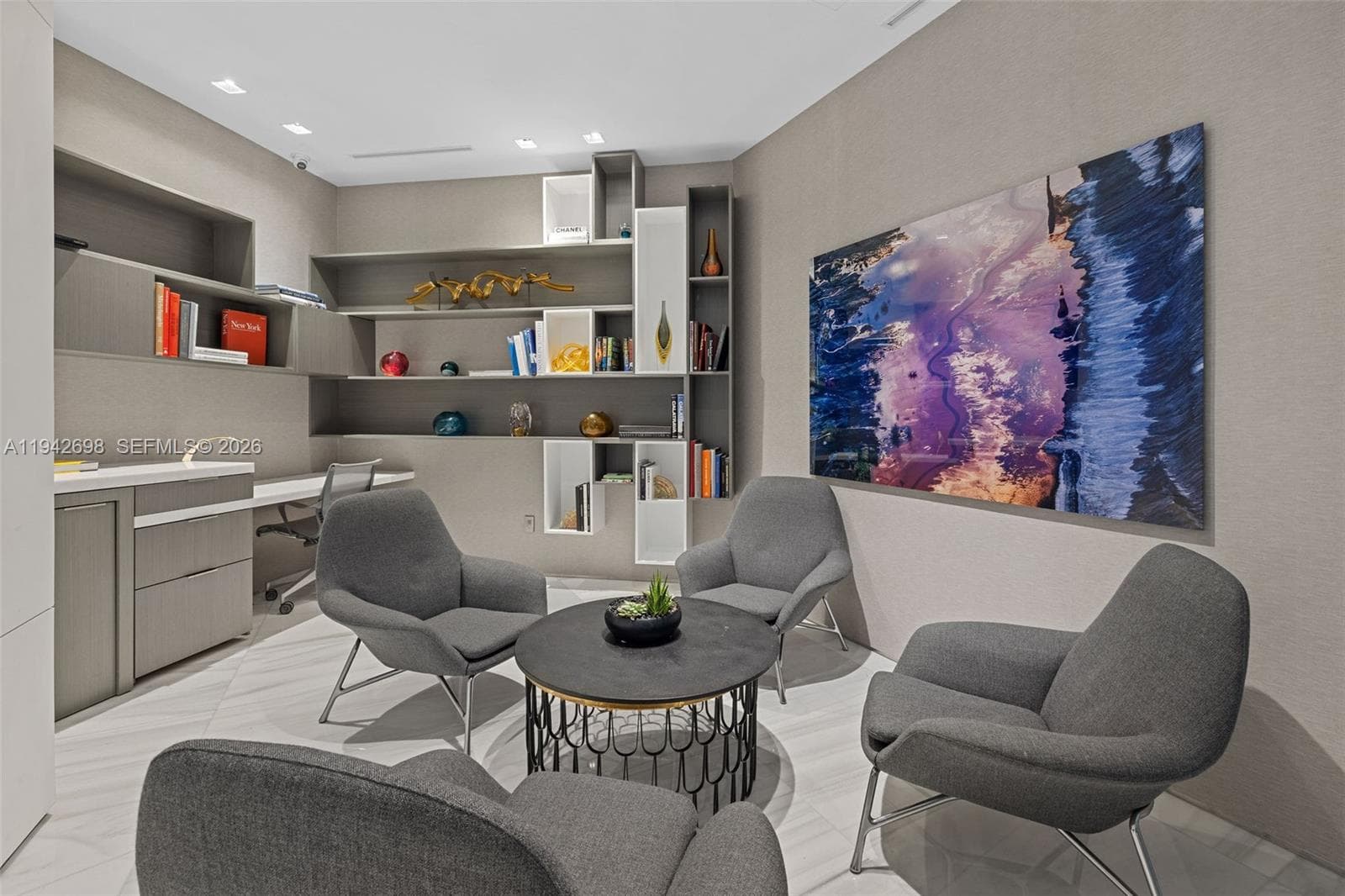 1455 Ocean Dr # 1009, Miami Beach FL 33139 — 99