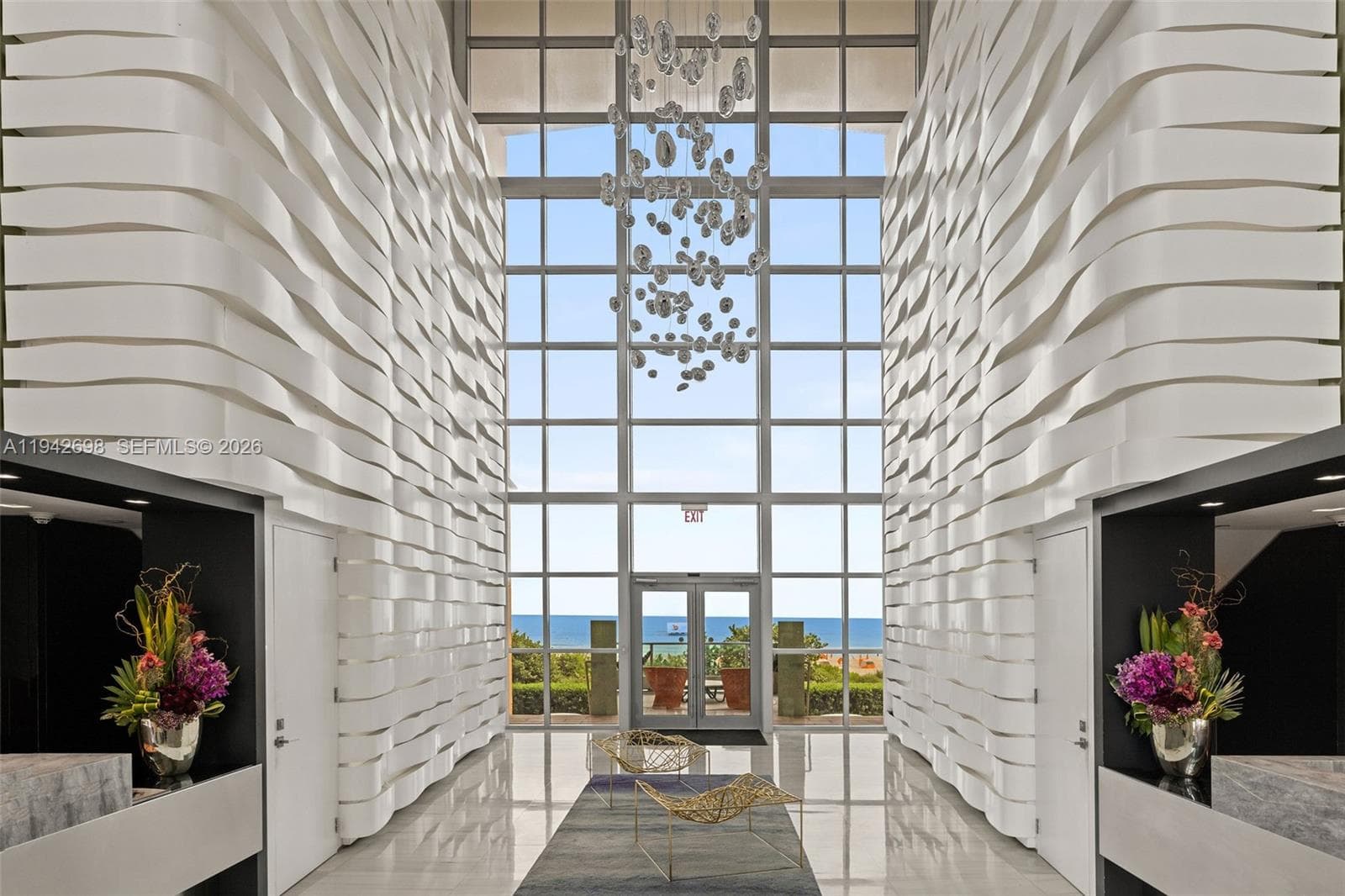 1455 Ocean Dr # 1009, Miami Beach FL 33139 — 100
