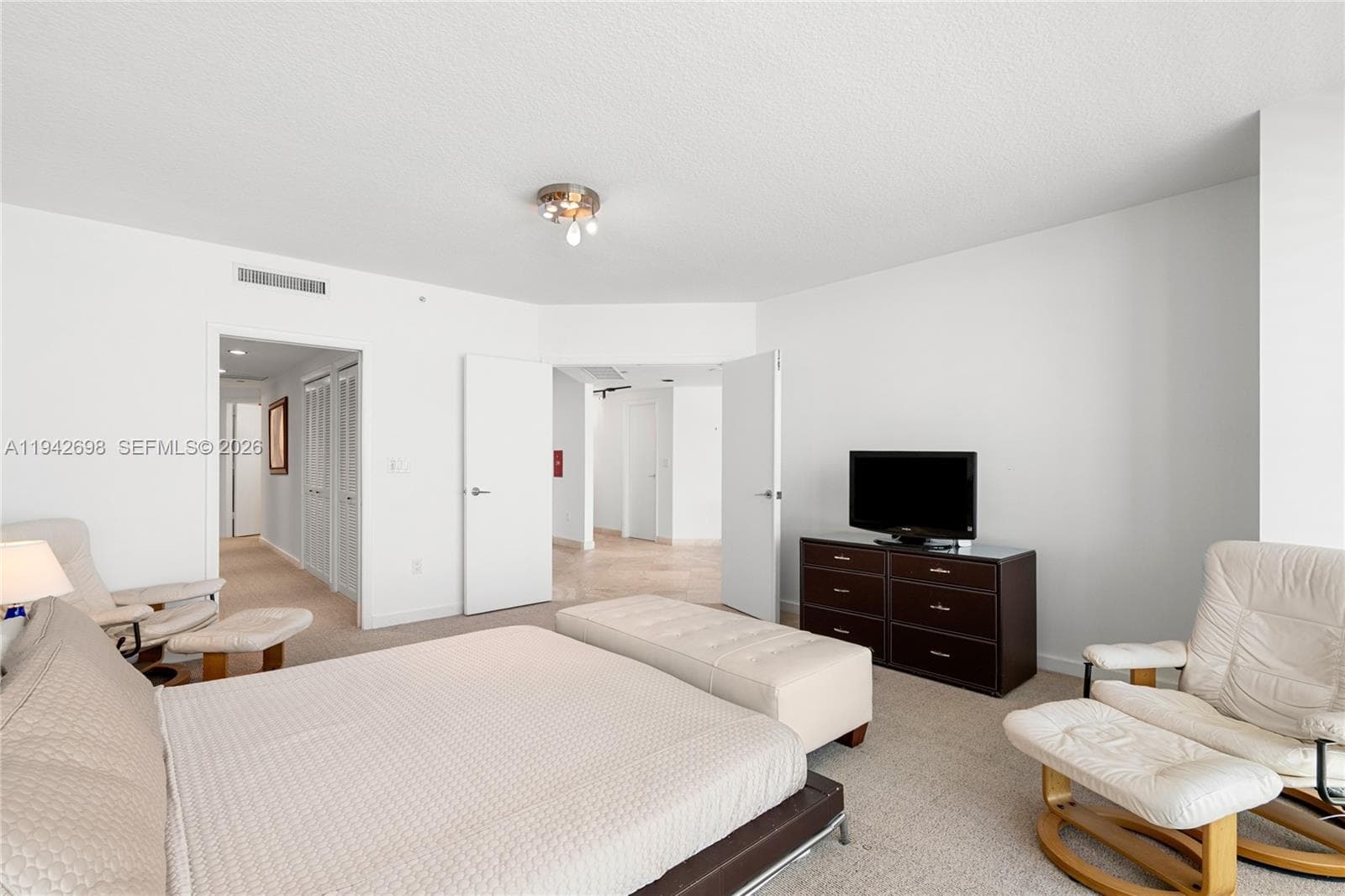 1455 Ocean Dr # 1009, Miami Beach FL 33139 — 66